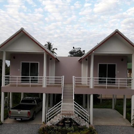 Baan Suan Geb Tawan Hotell Lop Buri Exteriör bild