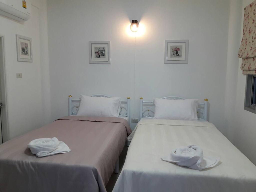 Baan Suan Geb Tawan Hotell Lop Buri Exteriör bild